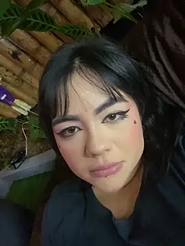 jasmincollin  online show from 2, 11, 2025