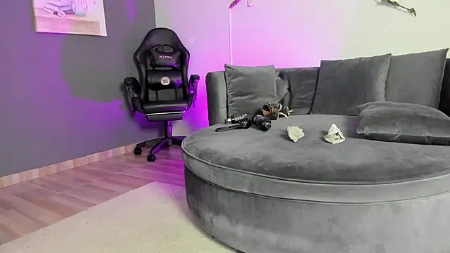 jasmincollin  online show from 10, 2, 2026