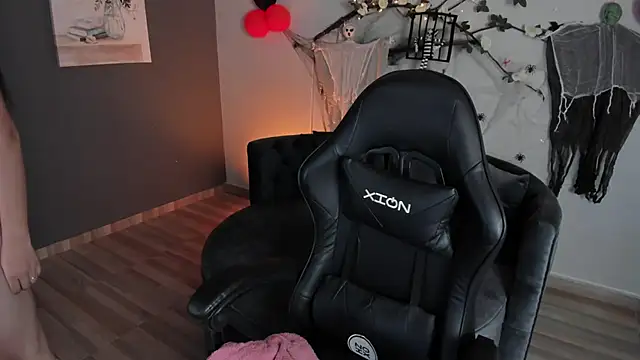 jasmincollin  online show from 15, 10, 2025