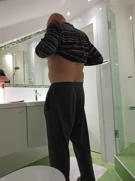 Snapshot of Oldmenhot66 chatting on 15, 1, 2026 Oldmenhot66 online show from 15, 1, 2026