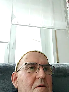 Snapshot of Oldmenhot66 chatting on 7, 2, 2026 Oldmenhot66 online show from 7, 2, 2026