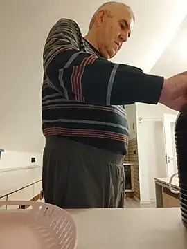 Snapshot of Oldmenhot66 chatting on 12, 1, 2026 Oldmenhot66 online show from 12, 1, 2026