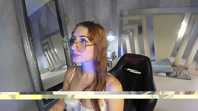 Snapshot of ValerySkinnyy chatting on 2, 6, 2026 ValerySkinnyy online show from 2, 6, 2026