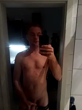 Snapshot of EdelHolz91 chatting on 22, 10, 2025 EdelHolz91 online show from 22, 10, 2025