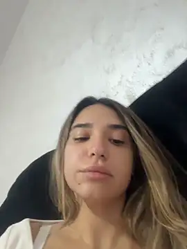 ItalianGirl online show from 18, 11, 2025