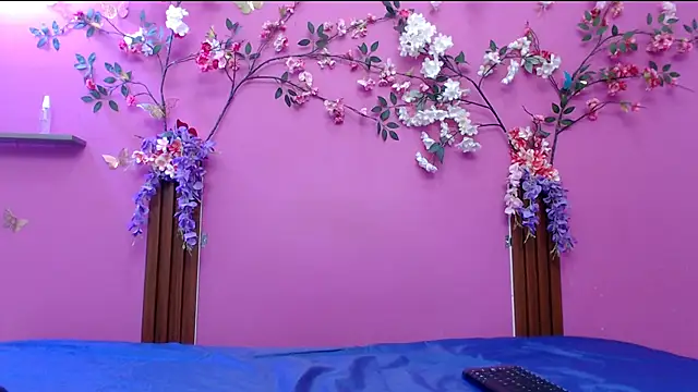 Snapshot of skinnysofia18 chatting on 31, 5, 2026 skinnysofia18 online show from 31, 5, 2026