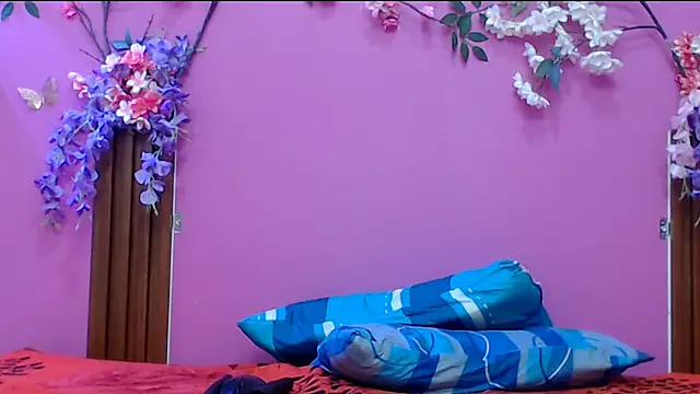 Snapshot of skinnysofia18 chatting on 30, 10, 2025 skinnysofia18 online show from 30, 10, 2025