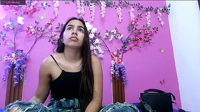 skinnysofia18 online show from 19, 6, 2026
