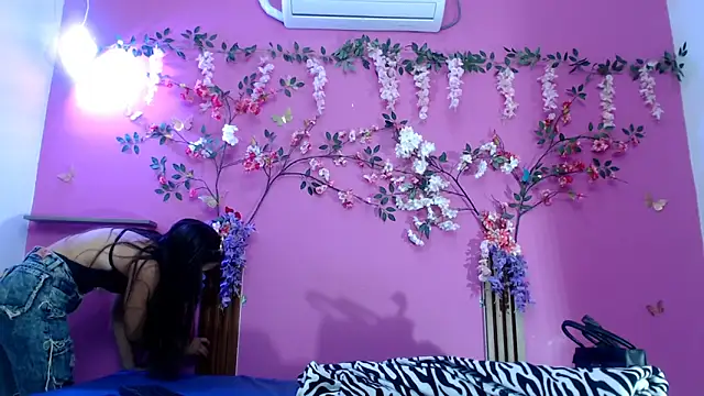 Snapshot of skinnysofia18 chatting on 16, 5, 2026 skinnysofia18 online show from 16, 5, 2026