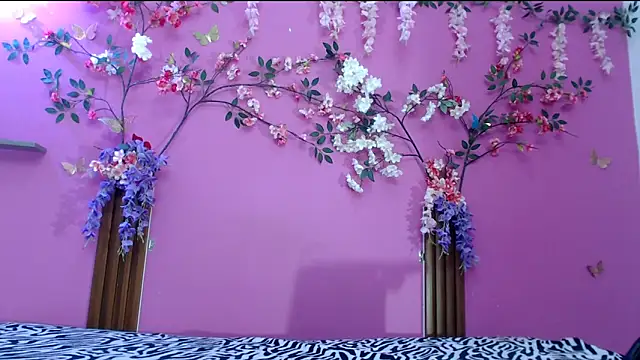 Snapshot of skinnysofia18 chatting on 23, 5, 2026 skinnysofia18 online show from 23, 5, 2026