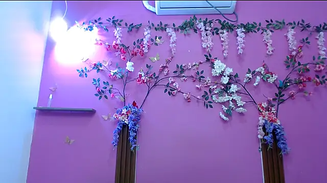 Snapshot of skinnysofia18 chatting on 26, 4, 2026 skinnysofia18 online show from 26, 4, 2026