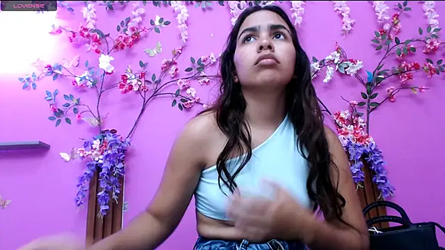 skinnysofia18 online show from 18, 6, 2026