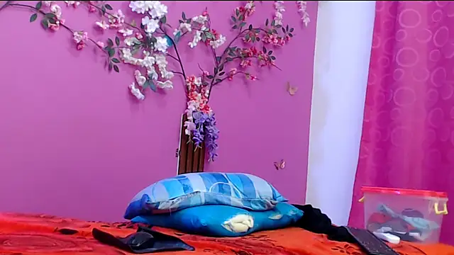 Snapshot of skinnysofia18 chatting on 10, 10, 2025 skinnysofia18 online show from 10, 10, 2025