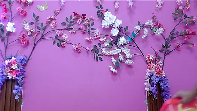 Snapshot of skinnysofia18 chatting on 12, 11, 2025 skinnysofia18 online show from 12, 11, 2025