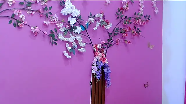 Snapshot of skinnysofia18 chatting on 19, 10, 2025 skinnysofia18 online show from 19, 10, 2025