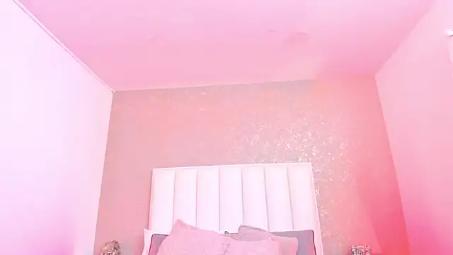 KaylieBrooks online show from 7, 4, 2026