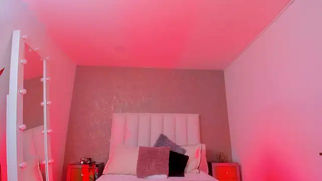 Snapshot of KaylieBrooks chatting on 31, 10, 2025 KaylieBrooks online show from 31, 10, 2025