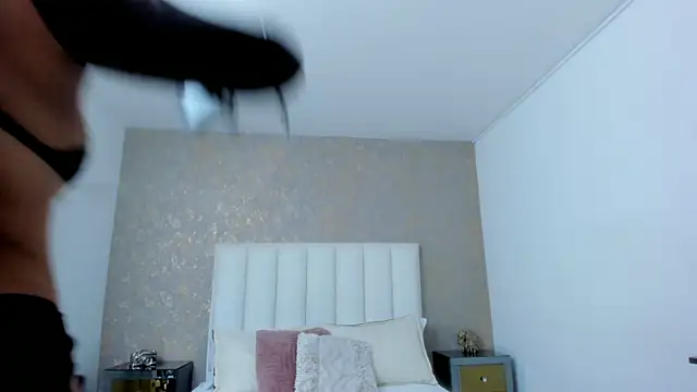 Snapshot of KaylieBrooks chatting on 14, 11, 2025 KaylieBrooks online show from 14, 11, 2025