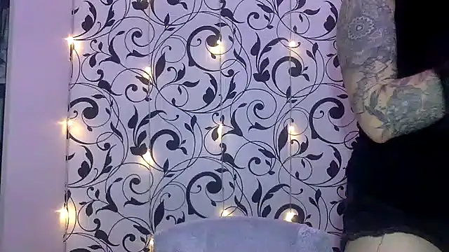 Ivelaa online show from 9, 11, 2025