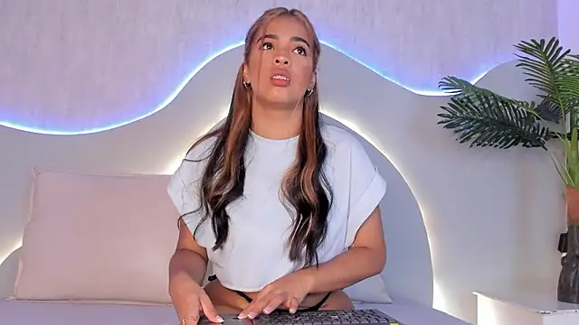 CannelaSmith online show from 5, 2, 2026