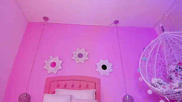 Snapshot of CannelaSmith chatting on 16, 10, 2025 CannelaSmith online show from 16, 10, 2025