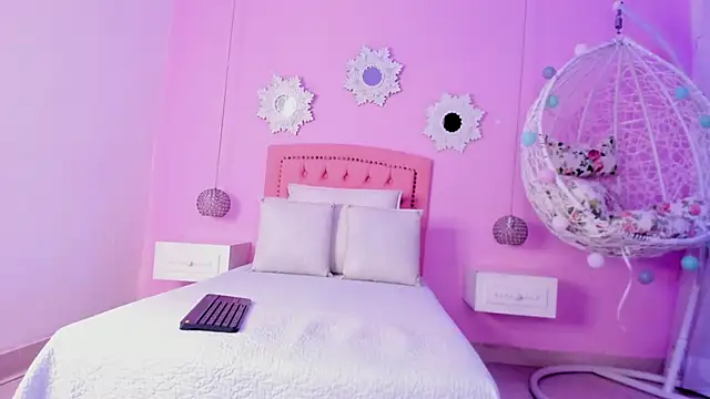 Snapshot of CannelaSmith chatting on 29, 11, 2025 CannelaSmith online show from 29, 11, 2025