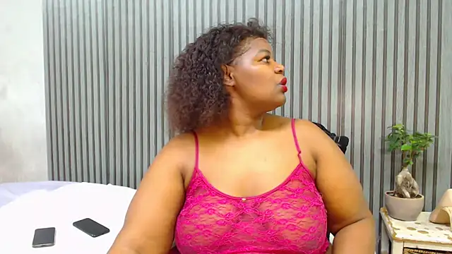 Snapshot of ROYALASS25 chatting on 7, 5, 2026 ROYALASS25 online show from 7, 5, 2026