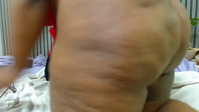 Snapshot of ROYALASS25 chatting on 6, 5, 2026 ROYALASS25 online show from 6, 5, 2026