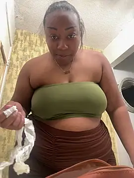 luvluvbubblesxo online show from 2, 12, 2025