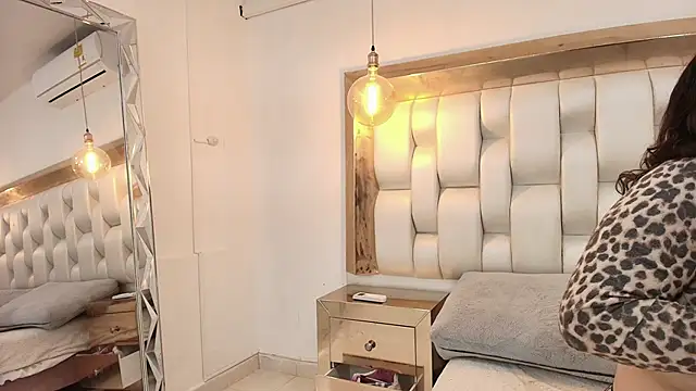 TiffantyAndStacy online show from 10, 10, 2025