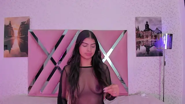 Snapshot of SophiaSalazar_ chatting on 7, 11, 2025 SophiaSalazar online show from 7, 11, 2025