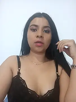 Snapshot of ValerieLove_ chatting on 8, 11, 2025 ValerieLove online show from 8, 11, 2025