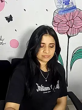 Snapshot of ValerieLove_ chatting on 18, 10, 2025 ValerieLove online show from 18, 10, 2025