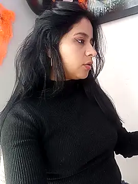 Snapshot of ValerieLove_ chatting on 29, 10, 2025 ValerieLove online show from 29, 10, 2025