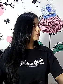 Snapshot of ValerieLove_ chatting on 17, 10, 2025 ValerieLove online show from 17, 10, 2025