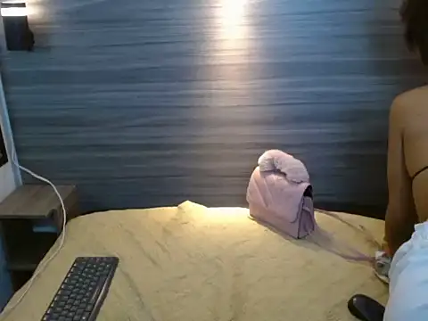 Penelopee Rouse online show from 23, 11, 2025