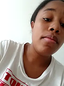 MoniqueMulberry online show from 18, 9, 2025