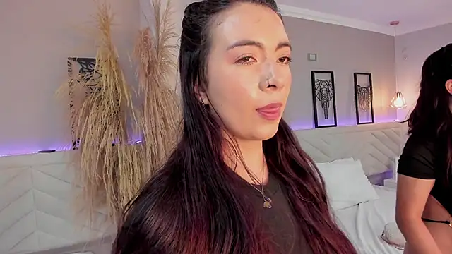 Adriana Lorens online show from 12, 9, 2025