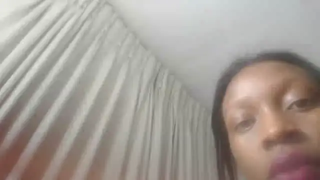 Snapshot of BeautyQueenX22 chatting on 9, 6, 2026 BeautyQueenX22 online show from 9, 6, 2026