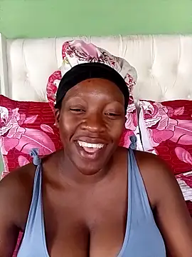 Snapshot of BeautyQueenX22 chatting on 12, 3, 2026 BeautyQueenX22 online show from 12, 3, 2026