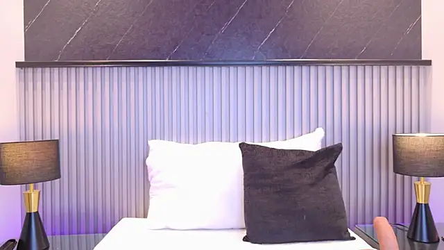Snapshot of Meganreed_ chatting on 7, 5, 2026 Meganreed online show from 7, 5, 2026