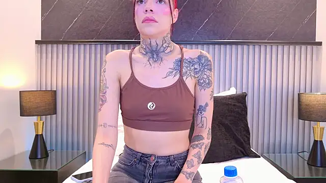 Snapshot of Meganreed_ chatting on 9, 5, 2026 Meganreed online show from 9, 5, 2026