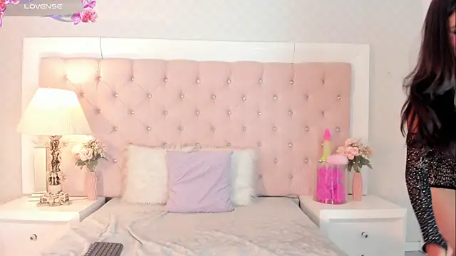 CaterinaRomano online show from 8, 11, 2025