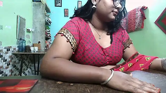 Snapshot of DearKimmi chatting on 8, 11, 2025 DearKimmi online show from 8, 11, 2025