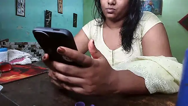 Snapshot of DearKimmi chatting on 22, 10, 2025 DearKimmi online show from 22, 10, 2025
