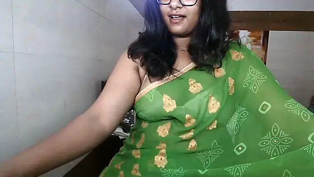 Snapshot of DearKimmi chatting on 10, 5, 2026 DearKimmi online show from 10, 5, 2026