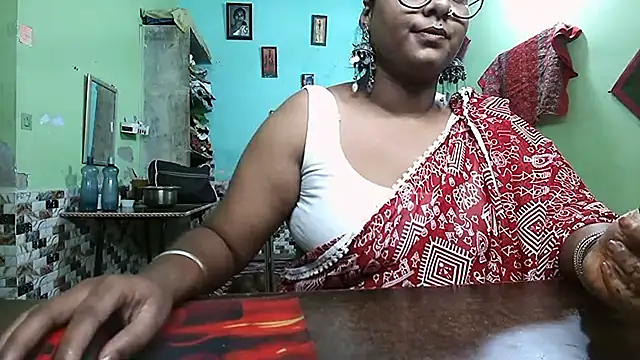 Snapshot of DearKimmi chatting on 6, 11, 2025 DearKimmi online show from 6, 11, 2025