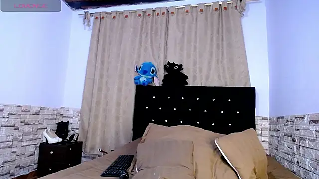 DaraKat18 online show from 12, 1, 2026