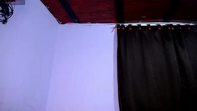 DaraKat18 online show from 2, 12, 2025