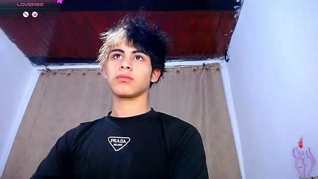 DaraKat18 online show from 12, 3, 2026